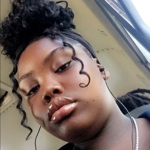 Meet your Posher, Precious